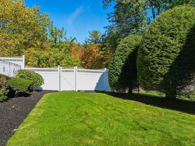 15 Belmont Rd, Wakefield, MA 01880