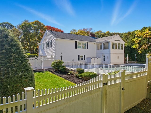 15 Belmont Rd, Wakefield, MA 01880