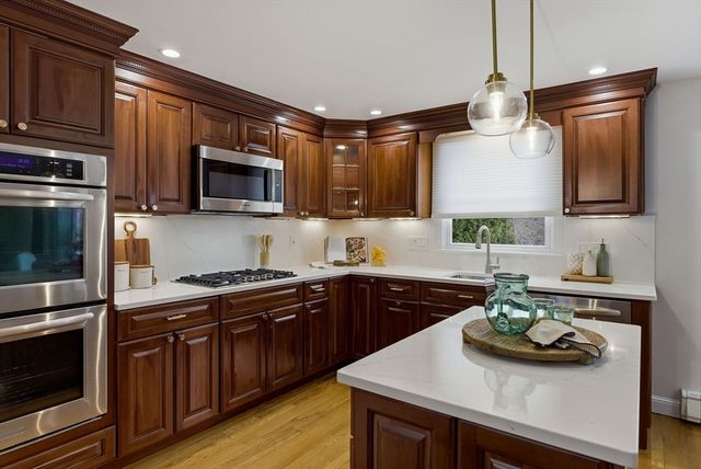 15 Belmont Rd, Wakefield, MA 01880