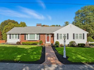 15 Belmont Rd, Wakefield, MA 01880