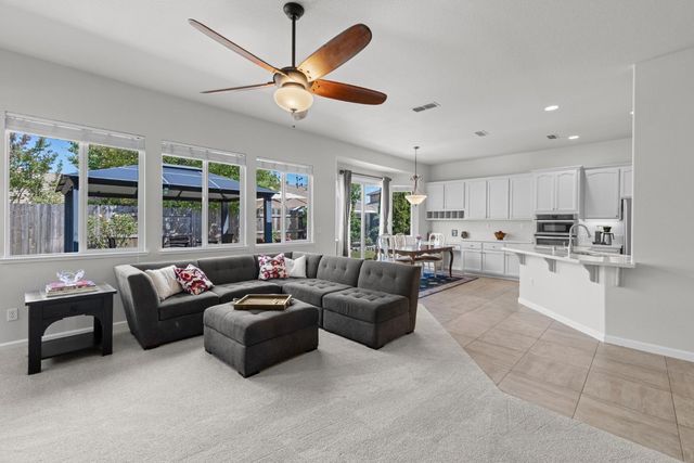 2343 Petruchio Way, Roseville, CA 95661