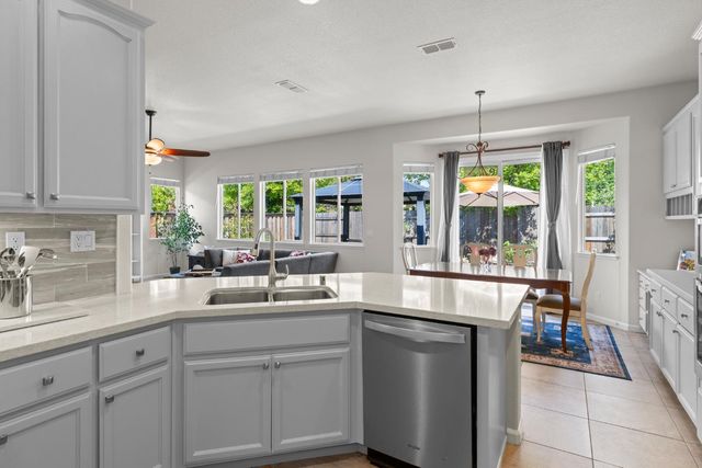 2343 Petruchio Way, Roseville, CA 95661