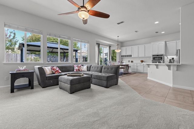 2343 Petruchio Way, Roseville, CA 95661