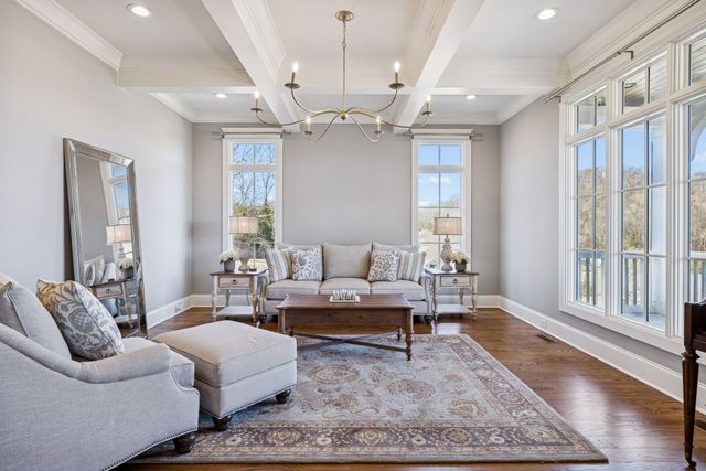 1019 Stockett Dr, Nashville, TN 37221