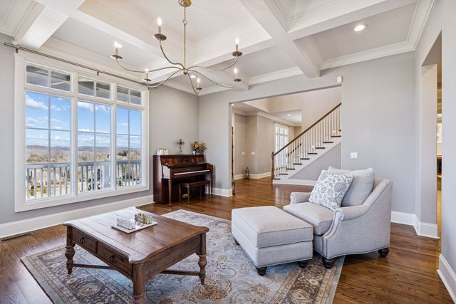 1019 Stockett Dr, Nashville, TN 37221