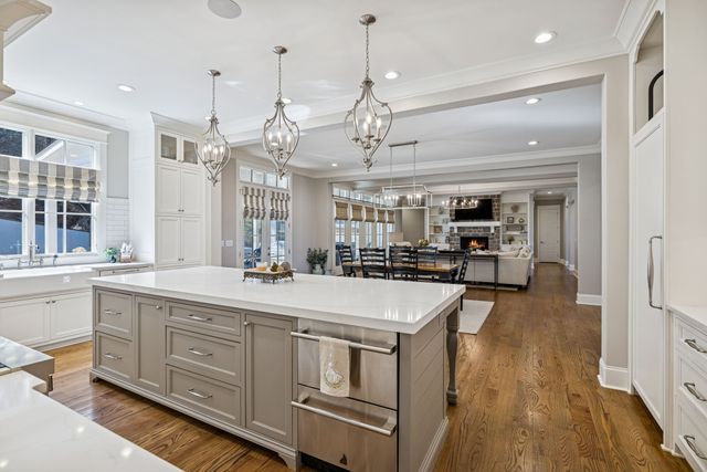 1019 Stockett Dr, Nashville, TN 37221