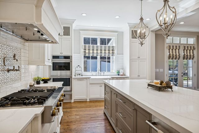 1019 Stockett Dr, Nashville, TN 37221