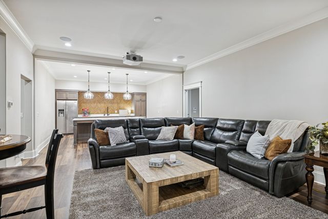 1019 Stockett Dr, Nashville, TN 37221