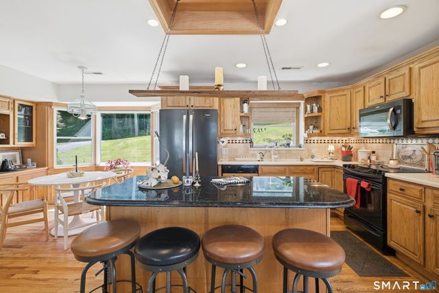 40 Elbow Hill Road, Brookfield, CT 06804