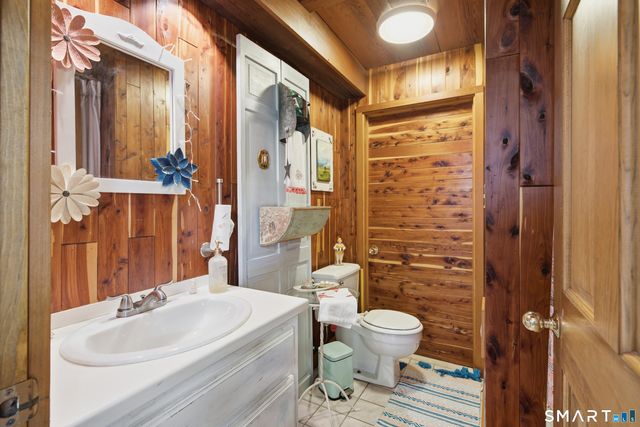 40 Elbow Hill Road, Brookfield, CT 06804