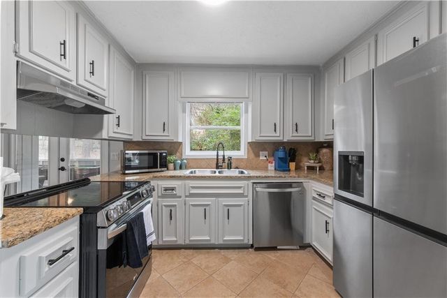 2532 Hidden Hills Dr, Marietta, GA 30066