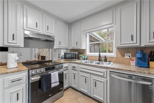 2532 Hidden Hills Dr, Marietta, GA 30066