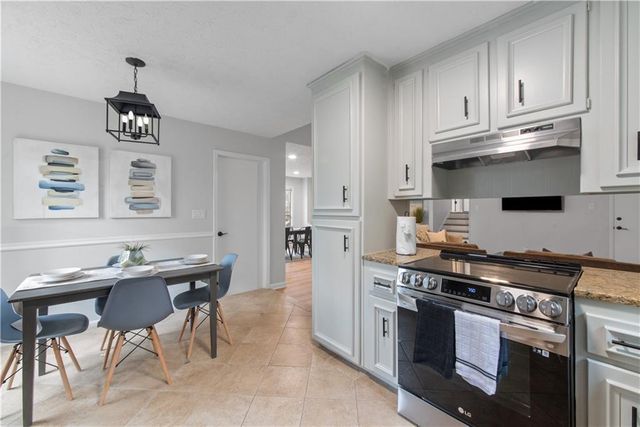 2532 Hidden Hills Dr, Marietta, GA 30066