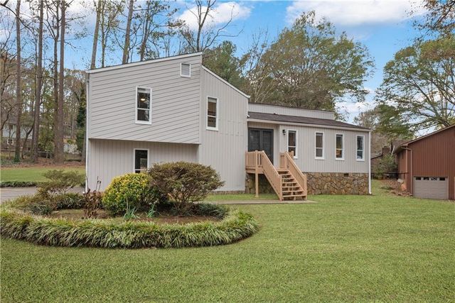 2532 Hidden Hills Dr, Marietta, GA 30066