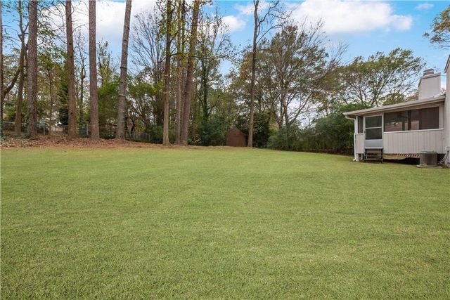2532 Hidden Hills Dr, Marietta, GA 30066