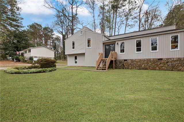2532 Hidden Hills Dr, Marietta, GA 30066