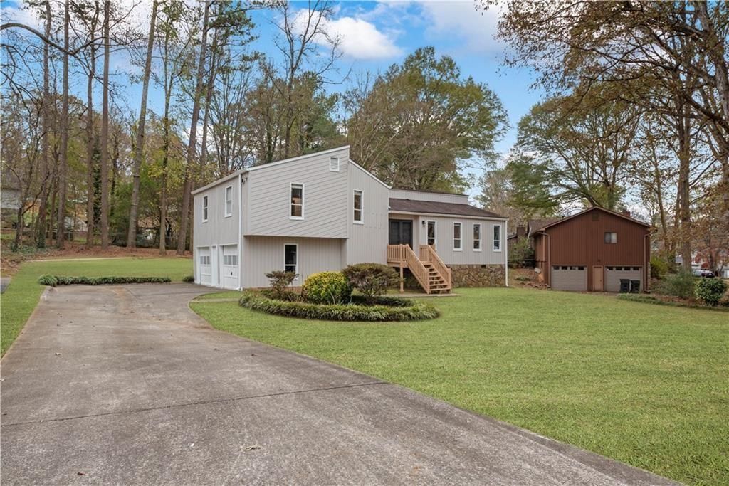 2532 Hidden Hills Dr, Marietta, GA 30066