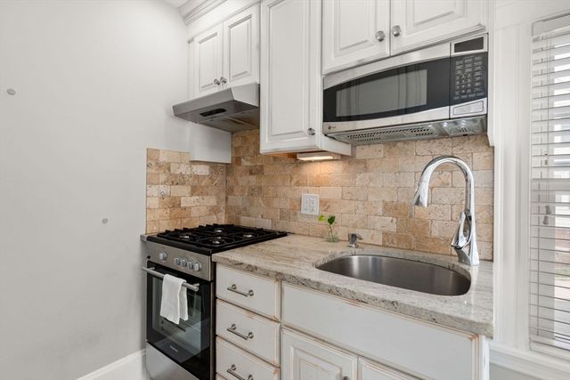 600 Shirley St 11, Winthrop, MA 02152