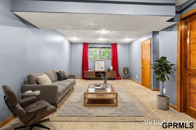 3072 S 35th Avenue, Omaha, NE 68105