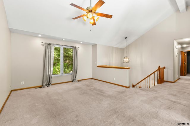 3072 S 35th Avenue, Omaha, NE 68105