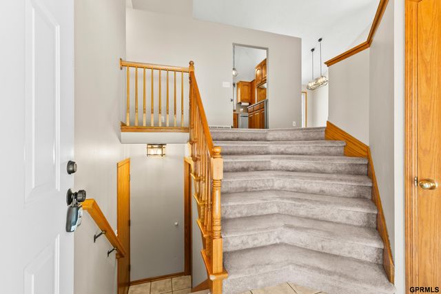 3072 S 35th Avenue, Omaha, NE 68105