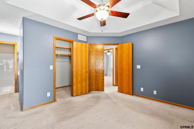 3072 S 35th Avenue, Omaha, NE 68105