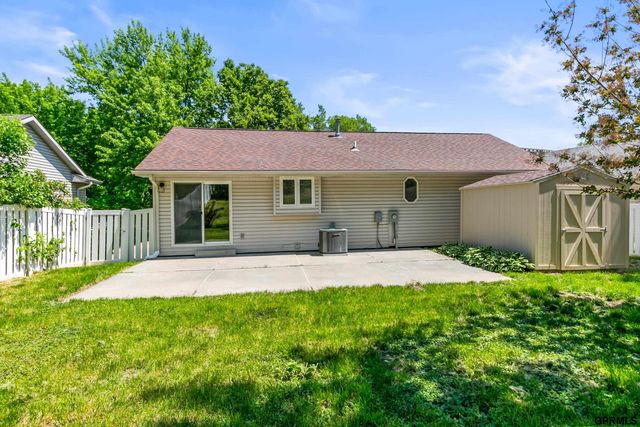 3072 S 35th Avenue, Omaha, NE 68105