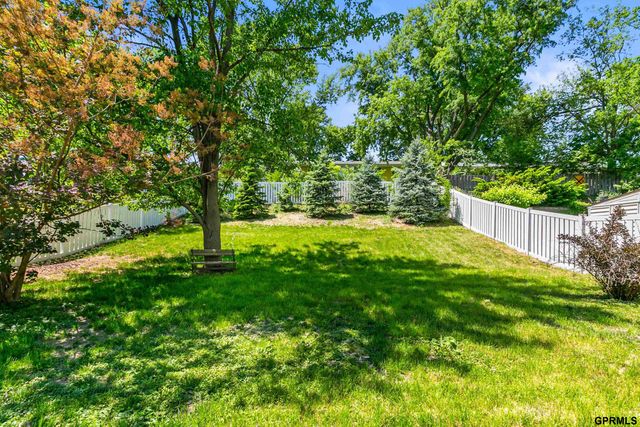 3072 S 35th Avenue, Omaha, NE 68105