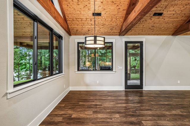 323 Sunset Cove Ln, Winchester, TN 37398