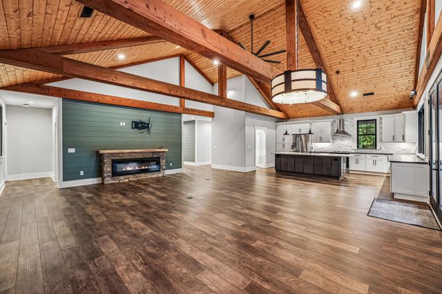 323 Sunset Cove Ln, Winchester, TN 37398