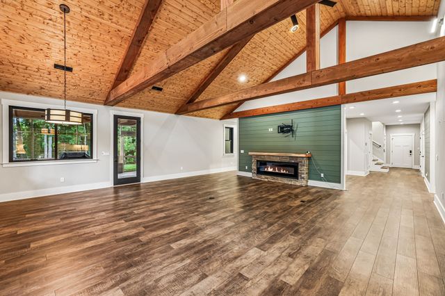 323 Sunset Cove Ln, Winchester, TN 37398