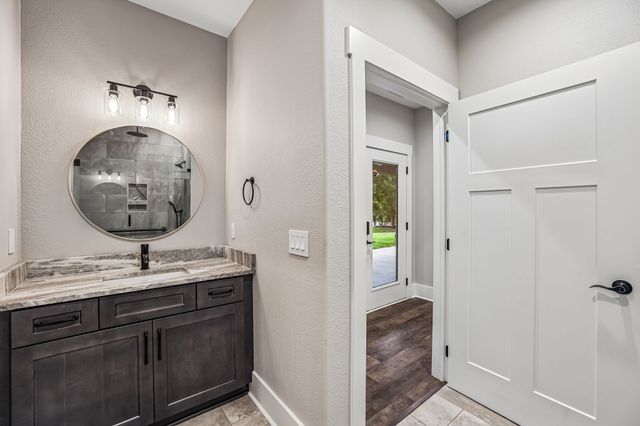 323 Sunset Cove Ln, Winchester, TN 37398