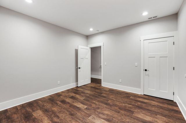 323 Sunset Cove Ln, Winchester, TN 37398