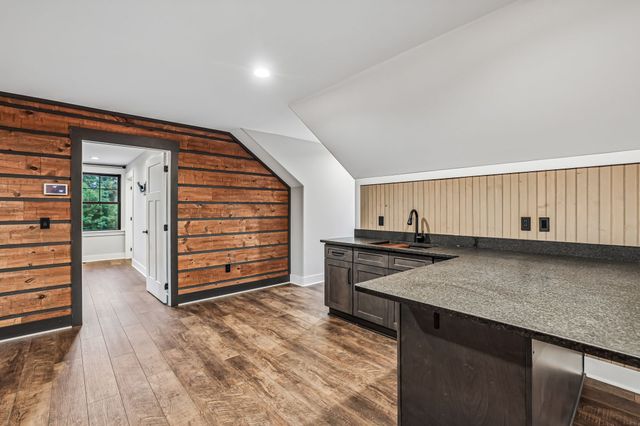 323 Sunset Cove Ln, Winchester, TN 37398