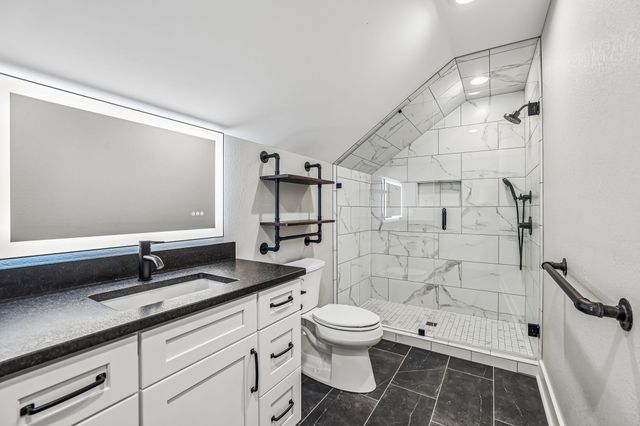 323 Sunset Cove Ln, Winchester, TN 37398