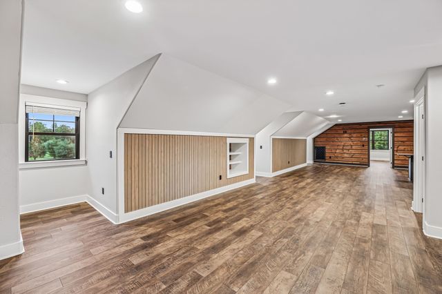 323 Sunset Cove Ln, Winchester, TN 37398