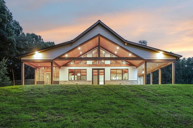 323 Sunset Cove Ln, Winchester, TN 37398