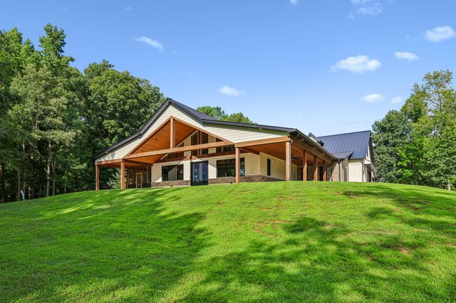 323 Sunset Cove Ln, Winchester, TN 37398
