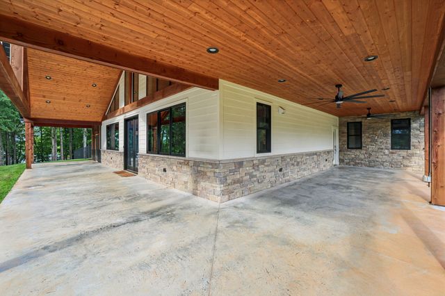 323 Sunset Cove Ln, Winchester, TN 37398