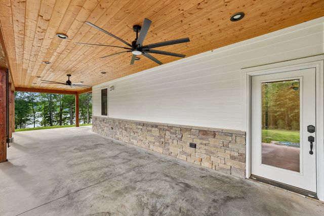 323 Sunset Cove Ln, Winchester, TN 37398
