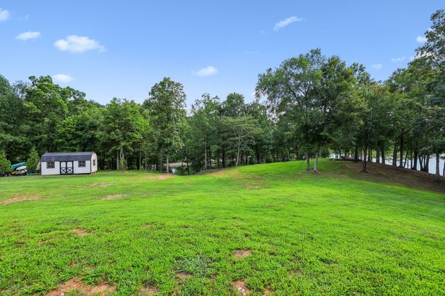 323 Sunset Cove Ln, Winchester, TN 37398