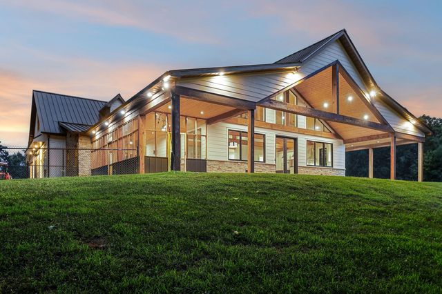 323 Sunset Cove Ln, Winchester, TN 37398