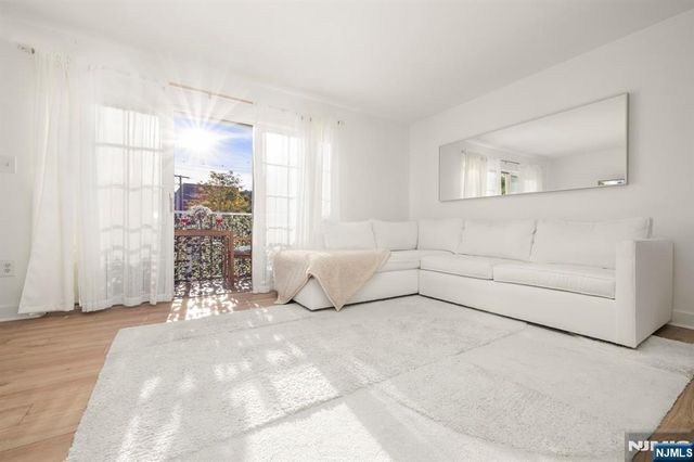 100 Crown Court 482, Edgewater, NJ 07020