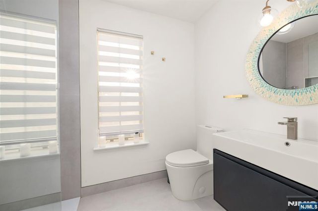 100 Crown Court 482, Edgewater, NJ 07020