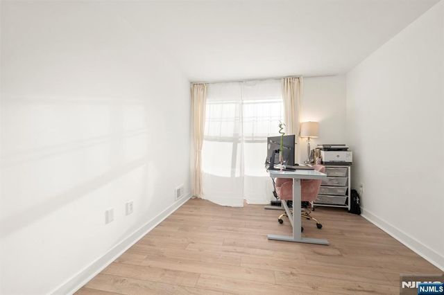 100 Crown Court 482, Edgewater, NJ 07020