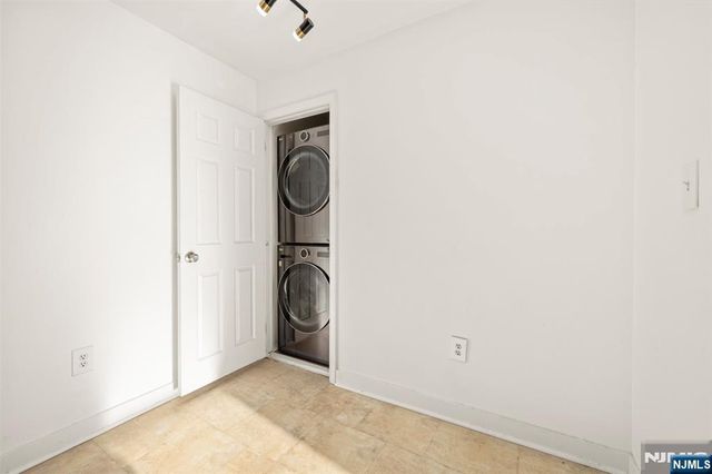 100 Crown Court 482, Edgewater, NJ 07020