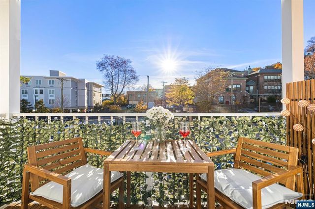 100 Crown Court 482, Edgewater, NJ 07020