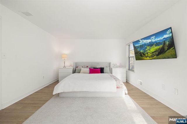 100 Crown Court 482, Edgewater, NJ 07020