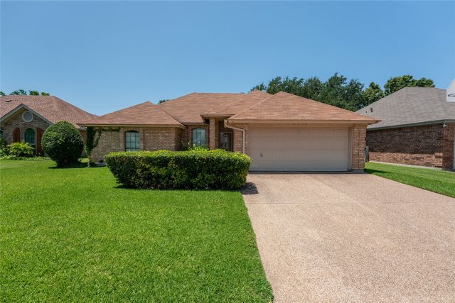6502 Country Creek Drive, Arlington, TX 76001
