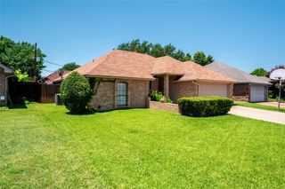 6502 Country Creek Drive, Arlington, TX 76001